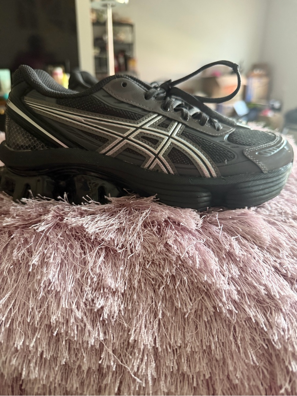 Asics Gel Kinetic Fluent Graphite Grey / Silver Lace-Up Sneakers